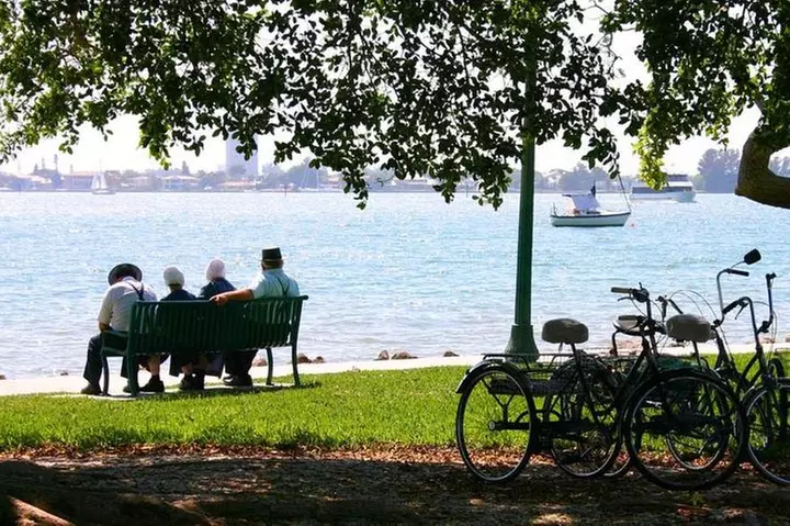 Amish Experience Trolley Tour: Bridges to Understanding