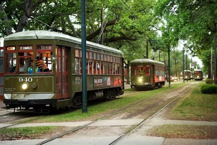 New Orleans City and Cemetery Tour with Garden District Stroll