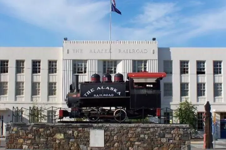 Astonishing Scavenger Hunt: Mushing Through Anchorage