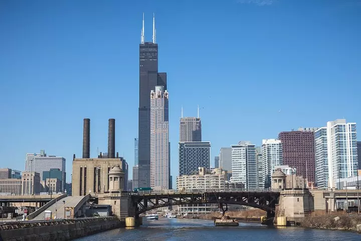 Chicago in a Day: Food and Architecture Private Walking Tour