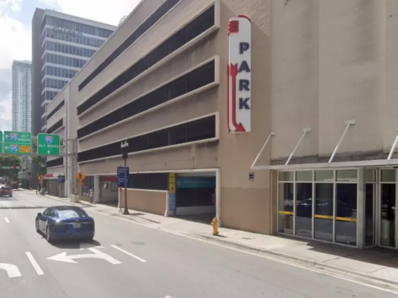 Parking at 225 SE. 2nd St. Garage