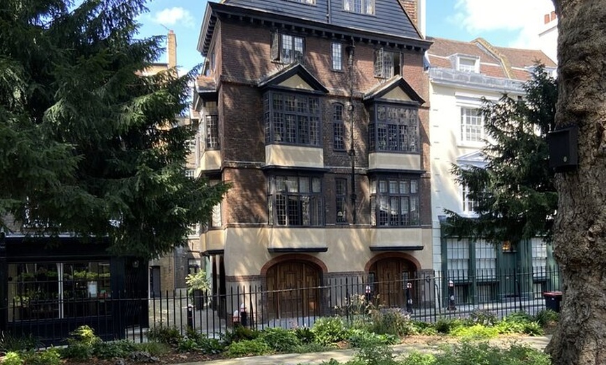 Image 12: Medieval London Self-Guided Tour for Kids and Families in English