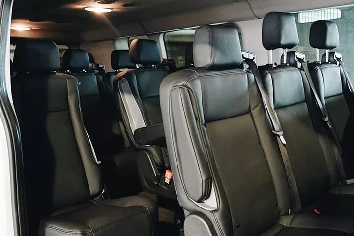 Seattle Arrival Chauffeur Driven Airport Transport