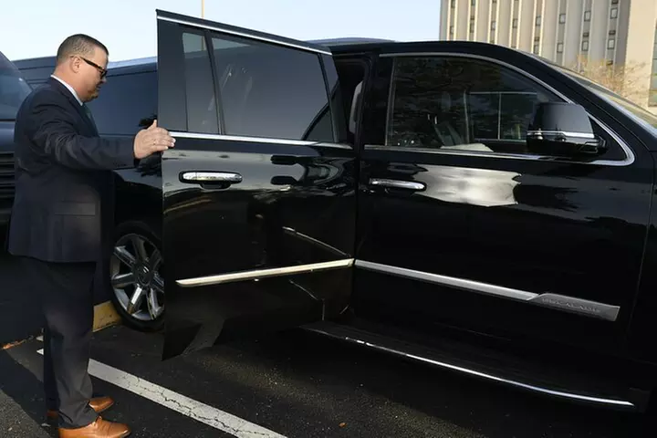 Port Canaveral Luxury SUV to Orlando Airport MCO and Hotels - Primary Image