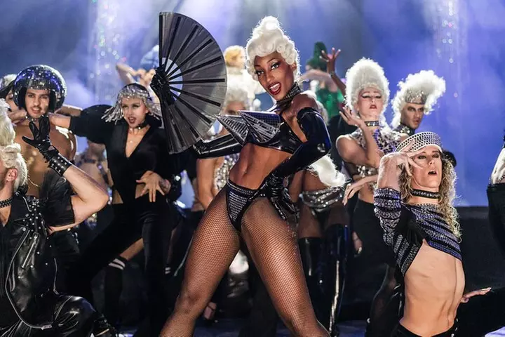 FALLING | IN LOVE Grand Show im Friedrichstadt-Palast Berlin - Primary Image