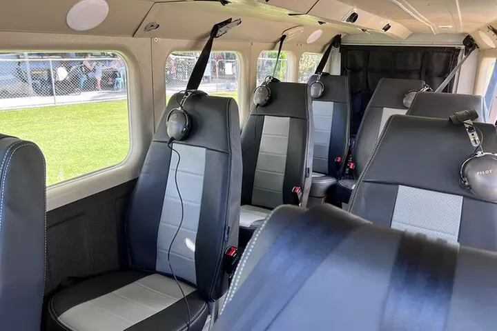 1hour Scenic Flight Heart Reef, Whitehaven Beach, Hill Inlet, GBR