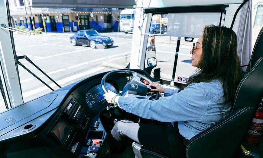 Image 3: Sydney Airport Transfer to CBD with Lunch, The Rocks & Bondi Tour