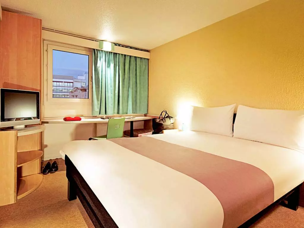 ✈ FRANKREICH | Paris - Ibis Paris Alesia Montparnasse 3*, 1 Nacht -...