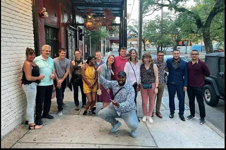 Ghost Tour and Haunted Pub Crawl Party with Free Shot