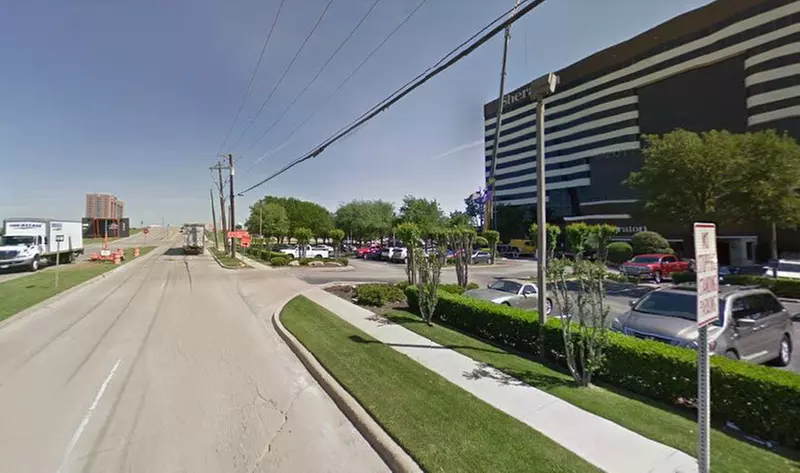 Parking at Sheraton DFW Lot - Primary Image