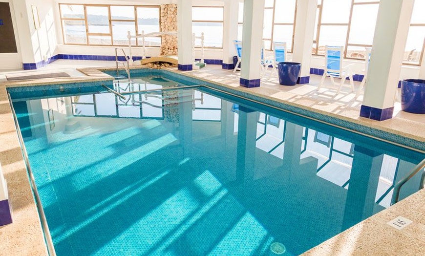 Image 3: ✈ MALLORCA | S'illot - Hotel Club S'Illot 3* - Indoor swimming pool