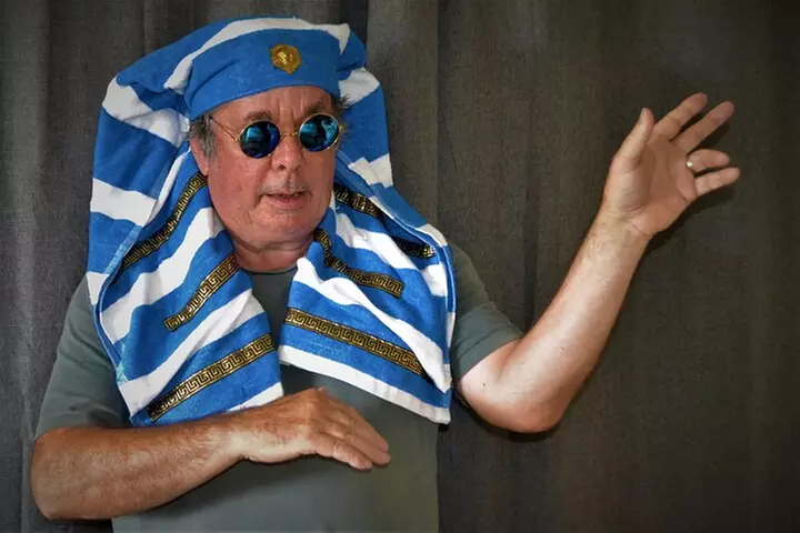 Stanthorpe Small - Group Food Comedy and Wine Tasting Tour