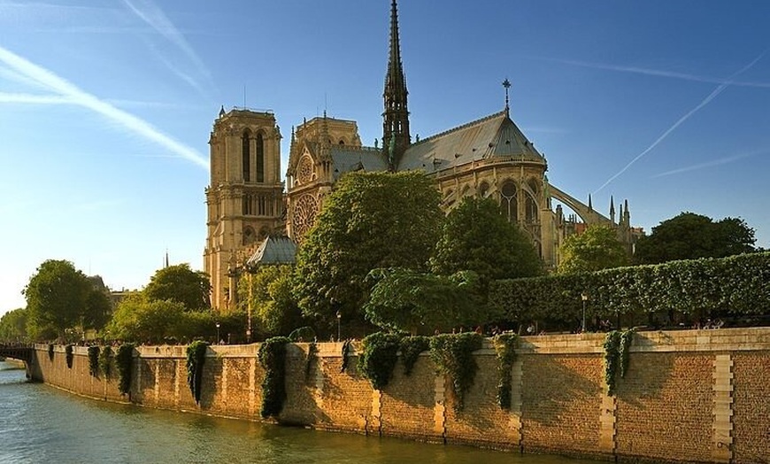 Image 6: Paris in a Day Louvre and Notre Dame with Lunch at Eiffel Tower