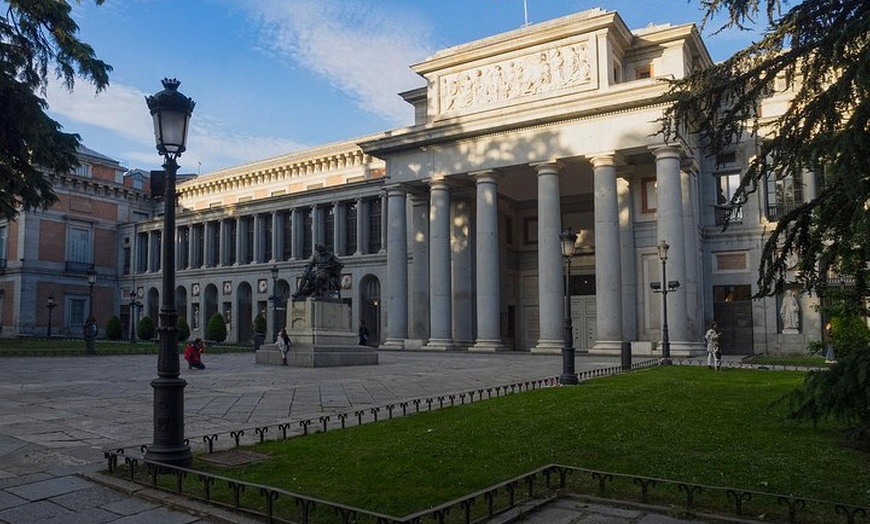 Image 1: Visita Privada al Museo del Prado en Madrid