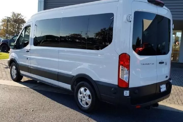 Private Shuttle Galveston to Hobby Airport (HOU) For 10 Travelers