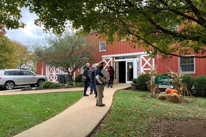 Private Loudoun County Wine Tour from DC with Stops at 3 Wineries