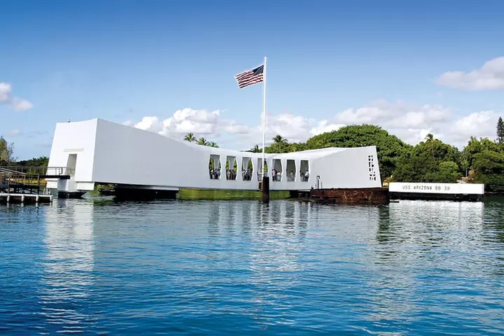 Pearl Harbor, USS Arizona Memorial & Honolulu City Tour