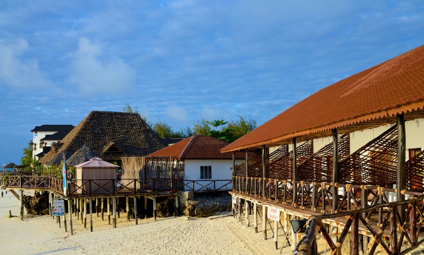 Image 7: ✈ ZANZIBAR | Nungwi - Amaan Beach Bungalow 3* - Nad morzem