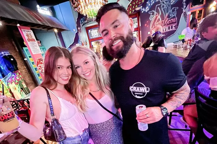 Nashville Bar Crawl with VIP Club Entrance and Bonus Shots