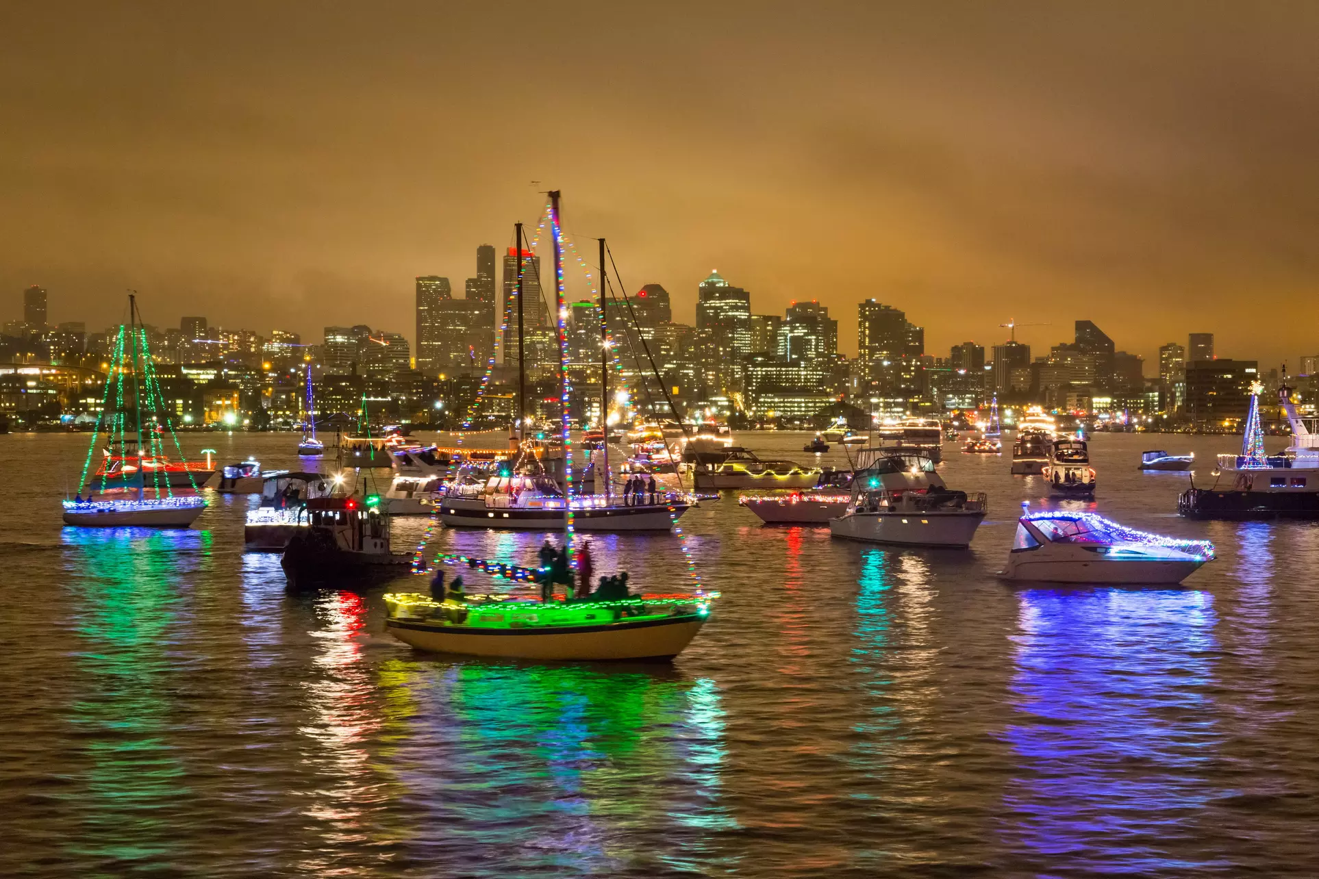 Holiday Parade of Lights Cruise - Thursday, Dec 22, 2022 / 4:00pm (Boarding Begins at 3:30pm) - Primary Image