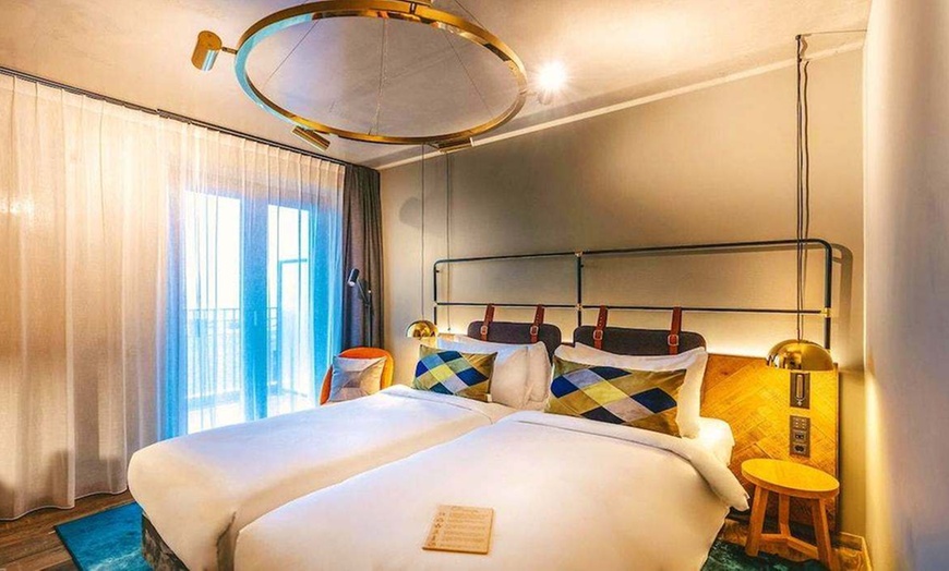 Image 3: ✈ NIEDERLANDE | Amsterdam - Four Elements Hotel Amsterdam 4*, 2 Näc...