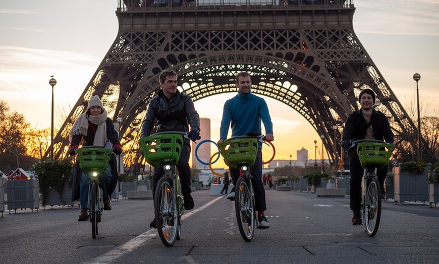 Image 2: Sunrise Biking Tour: Paris devant les foules