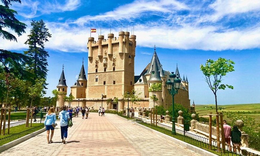 Image 6: Viaja por Segovia y Ávila en un Grupo Pequeño desde Madrid