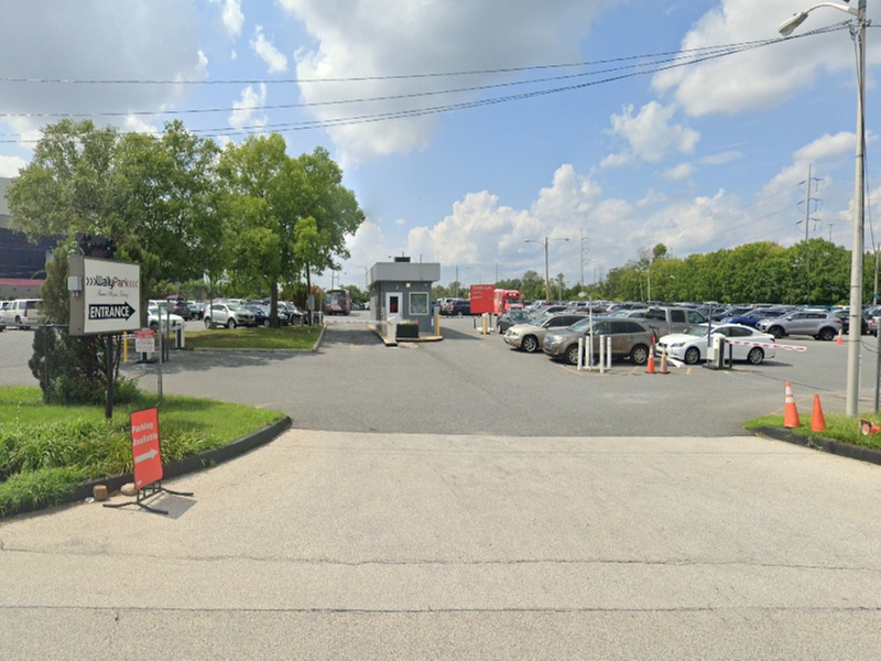 Convenient Airport Parking at PHL from $22.95