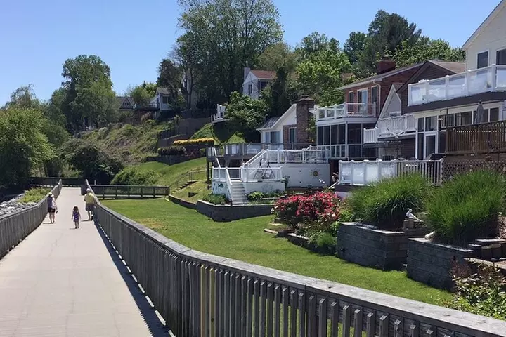 Chesapeake Beach Guided Walking Tour - The Cliffs