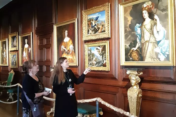 Private tour with an accredited expert guide Hampton Court Palace