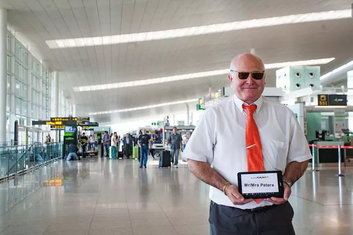 Traslado privado para llegadas desde el aeropuerto de El Prat al ce...