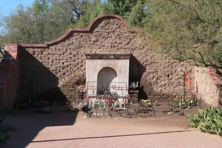 Self-Guided Scavenger Hunt: Desert Oasis