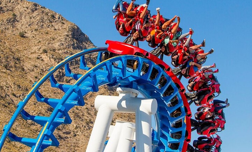 Image 3: Excursión de un día a Aqualandia, Terra Mítica o Benidorm desde Val...