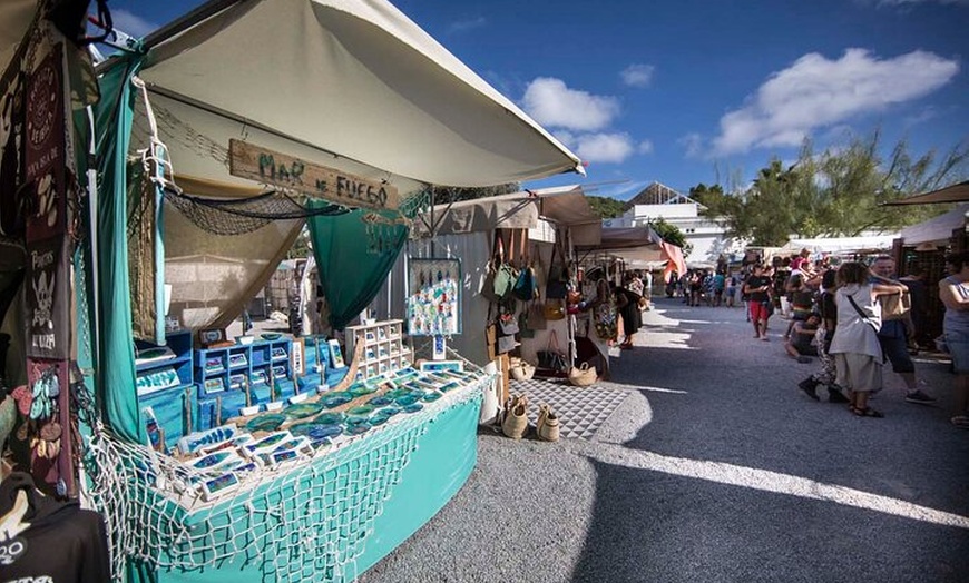 Image 8: Ibiza Vuelta Isla en Bus con visita a Mercadillo Hippie
