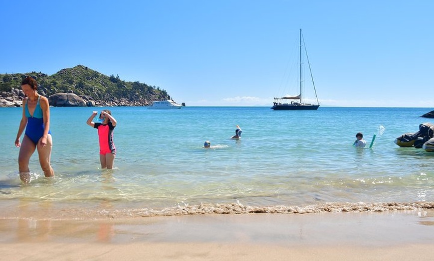 Image 5: Magnetic Island Lunchtime Sailing Cruise