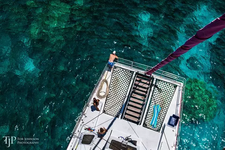 Kealakekua Bay (Captain Cook Monument) Snorkel and Sail Adventure