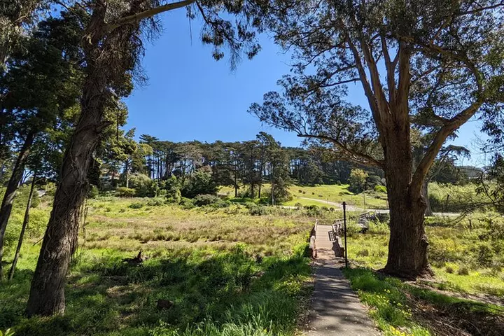 San Francisco Presidio Scavenger Hunt Walking Tour and Game - Second Medium