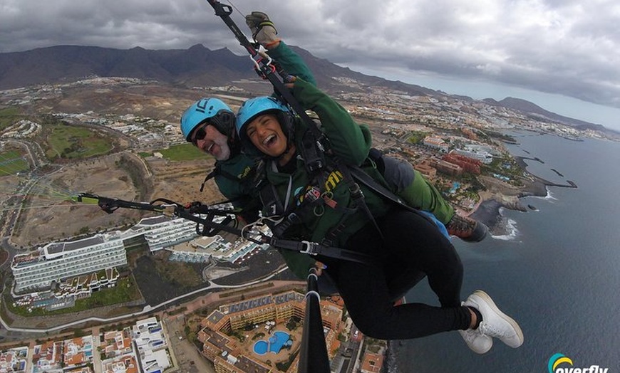 Image 27: Vuelo en tándem en parapente acrobático en la zona sur de Tenerife