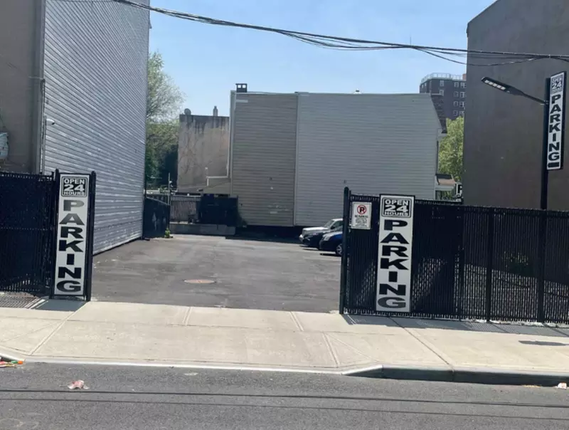 Parking at 1007 Union Ave. - Dar Parking Inc. - Primary Image