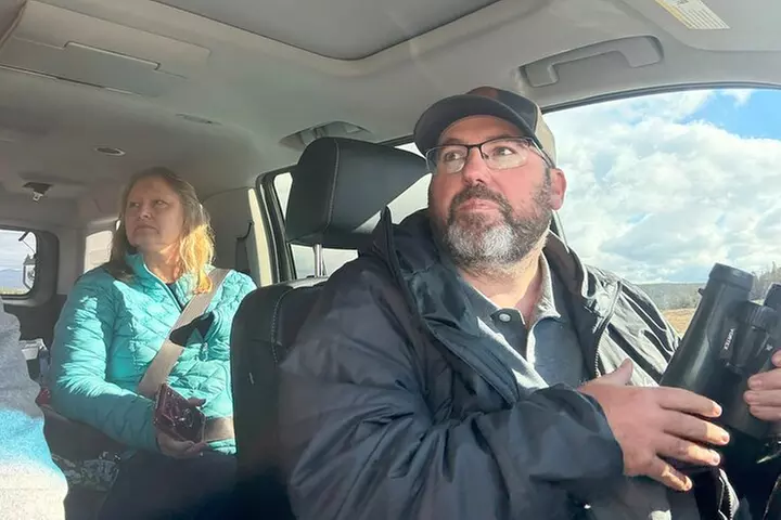 Yellowstone PRIVATE Winter SAFARI and Wolf Watching