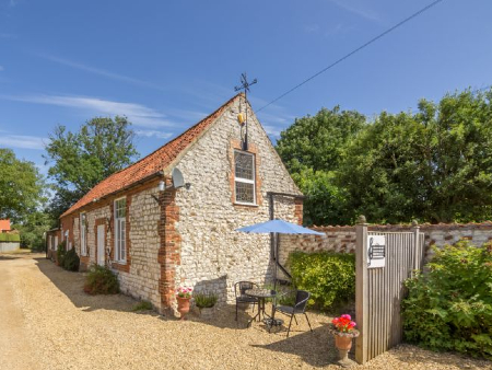 cheap dog friendly cottage for couples norfolk