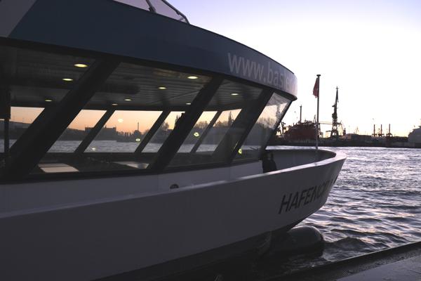 Alternative Hafenrundfahrt in Hamburg - Fähre statt Barkasse