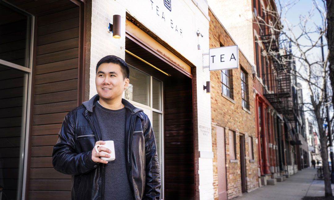 keqi meng in front of tea bar