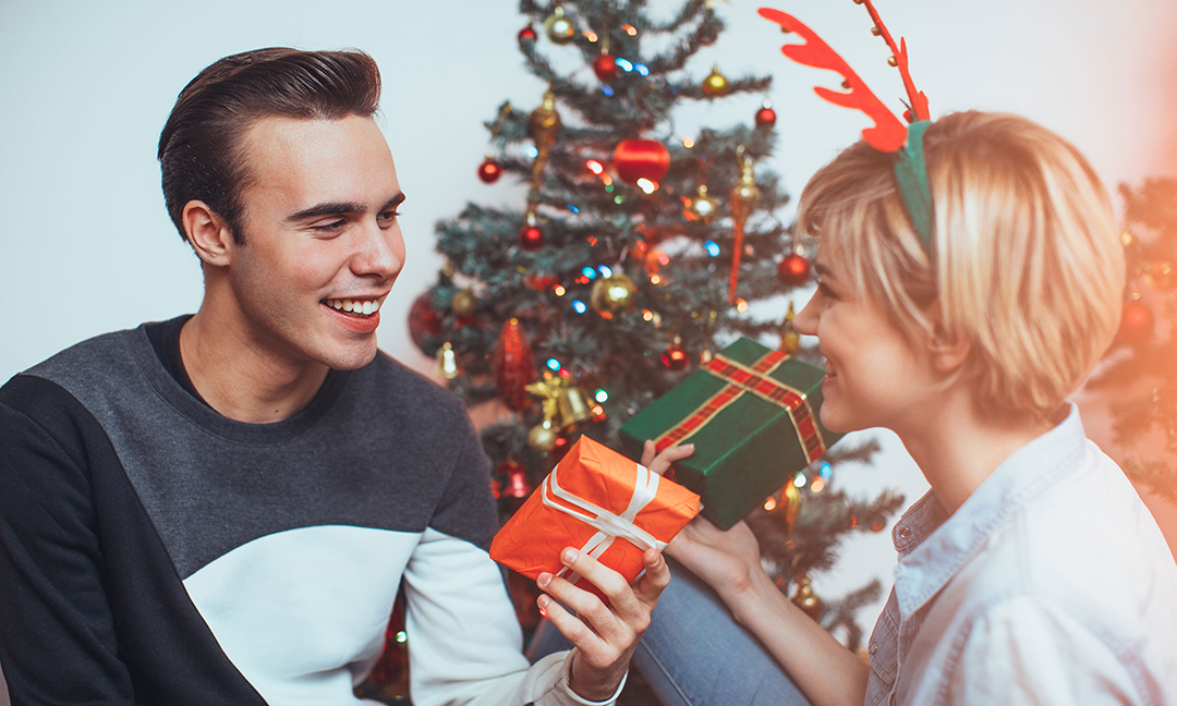 10 idées de cadeaux de Noël pour un couple