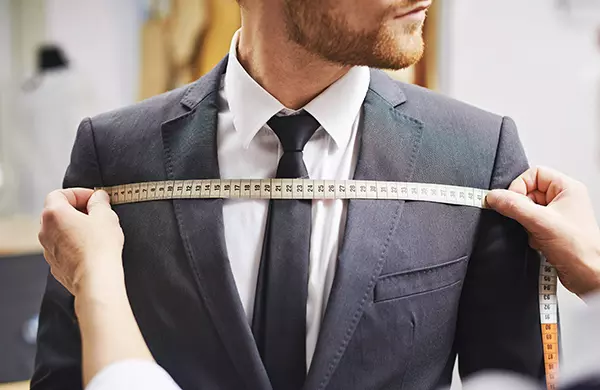measurements man measuring suit chest size