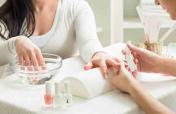 Pedicure Etiquette: The Do's & Don'ts Of Getting Pedicures