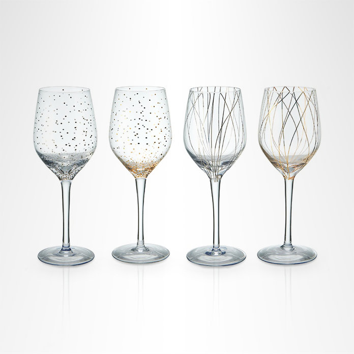 Gold-accented wineglasses