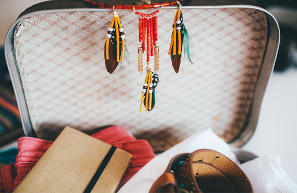 necklaces pack without suitcase tangling them hack