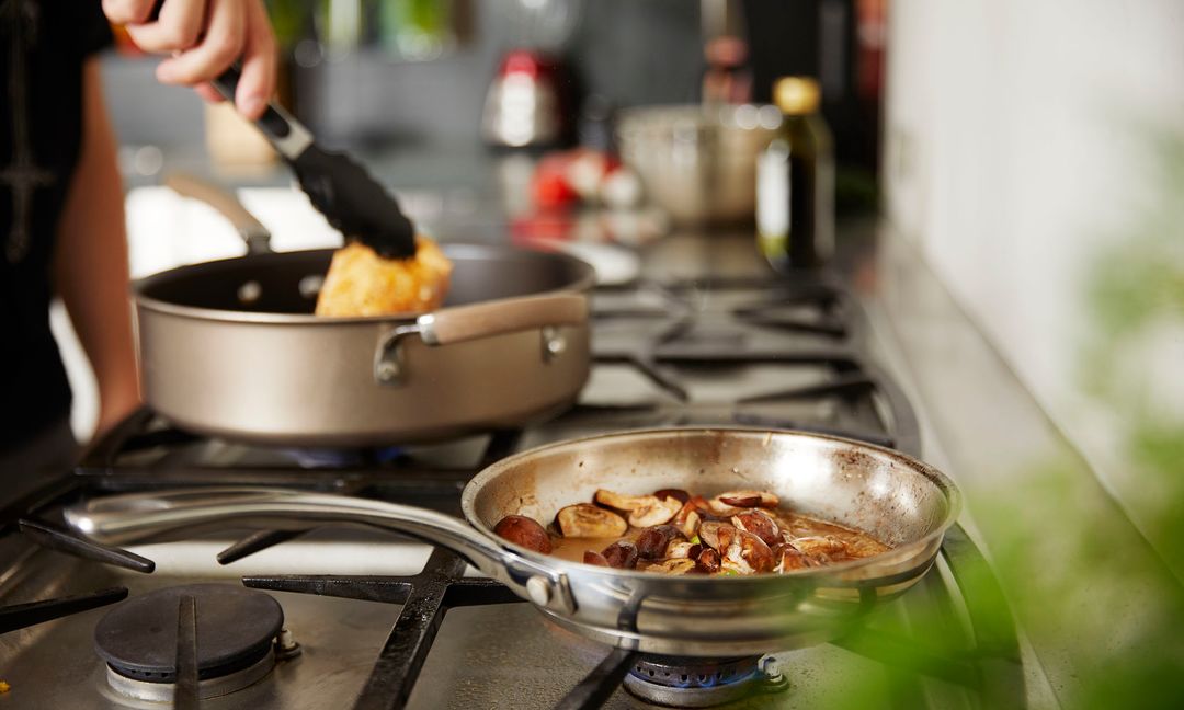 12 QT Cast Iron Chicken Fryer W/ Basket $61.99