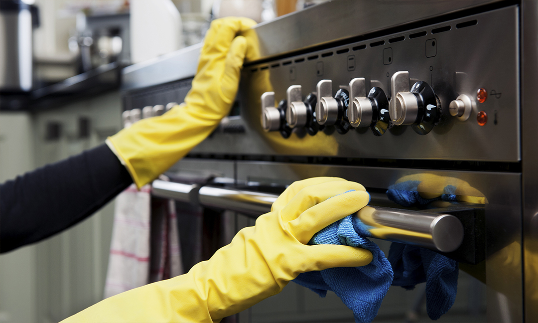 cleaning oven hero